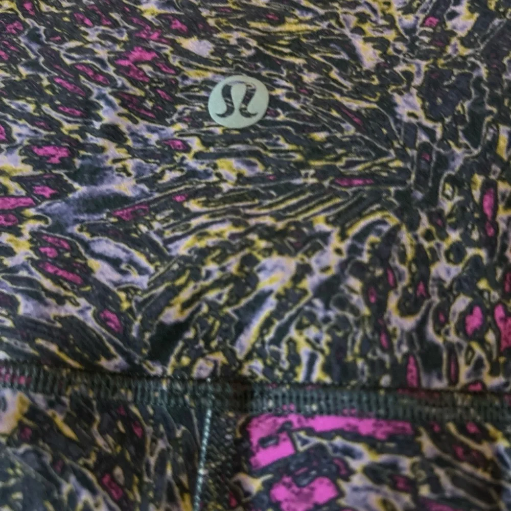 Lululemon Leggings 6 Womens Topography Multi Wunder Train High-Rise‎ 28”